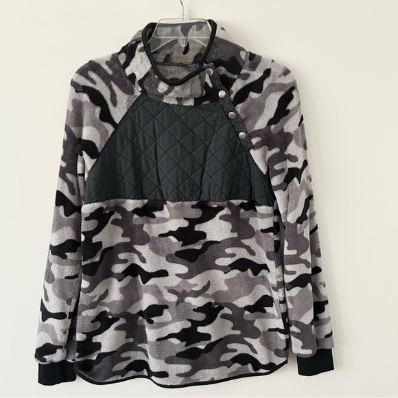 Women’s Camo Fleece Sweatshirt - Picture 1 of 5